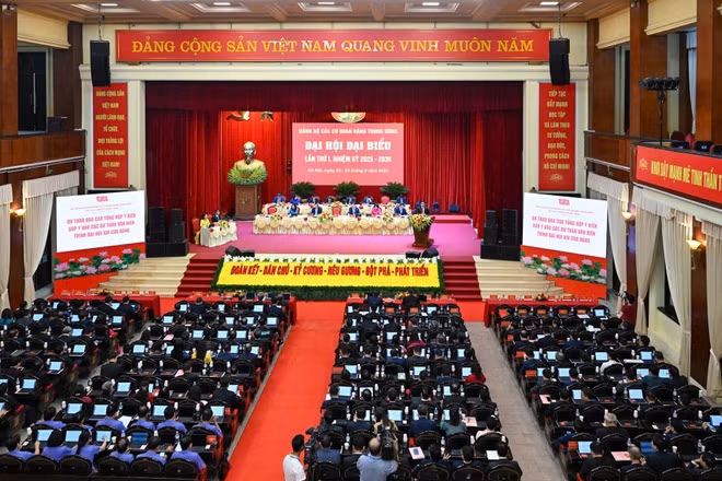 Đại hội Đảng bộ các cơ quan Đảng Trung ương dành thời gian thảo luận các nhiệm vụ trọng tâm nhiệm kỳ 2025 - 2030. (Ảnh DUY LINH)