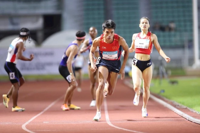 Đội hình chạy tiếp sức nội dung 4x400m hỗn hợp đã phá sâu kỷ lục SEA Games.