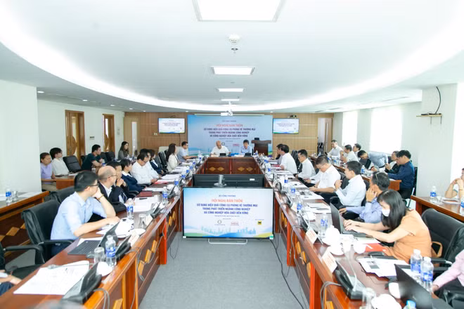 Hội nghị bàn tròn "Sử dụng hiệu quả công cụ phòng vệ thương mại trong phát triển ngành công nghiệp và công nghiệp hóa chất bền vững". (Ảnh: BTC cung cấp)