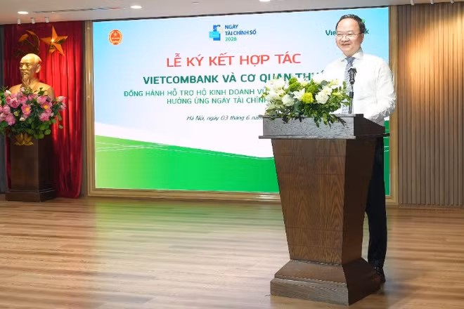 Ông Lê Quang Vinh - Thành viên HĐQT, Tổng Giám đốc Vietcombank phát biểu tại buổi lễ.