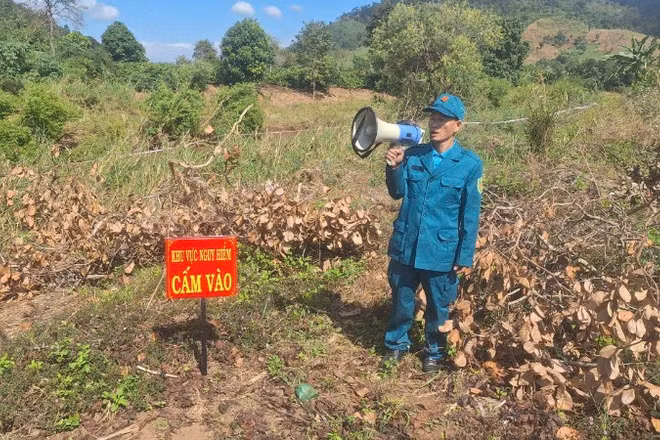 Ban Chỉ huy Quân sự xã Ea Hiao thông báo khu vực hủy nổ quả bom lớn còn sót lại sau chiến tranh tại địa bàn xã.