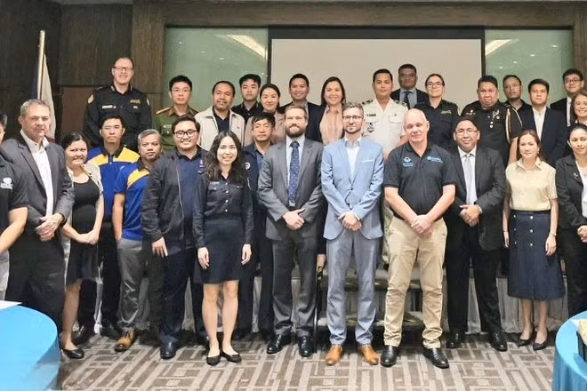 Đại diện các quốc gia tham dự cuộc họp liên ngành cấp khu vực về công tác phòng, chống buôn bán trái phép rác thải nguy hại qua biên giới. (Ảnh: Cục Hải quan)