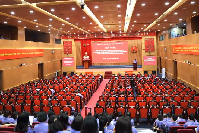 Toàn cảnh hội nghị.