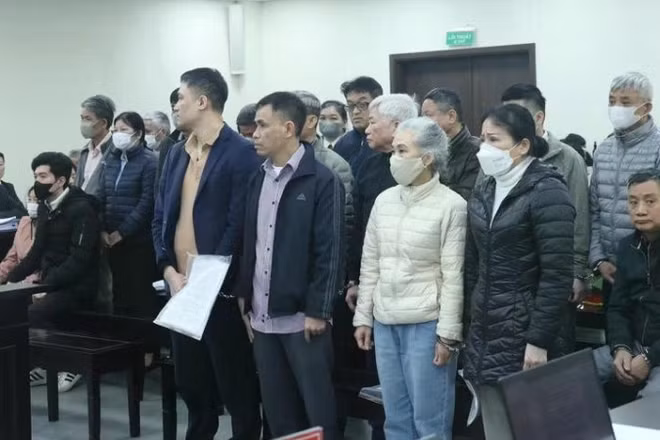 Các bị cáo tại phiên tòa sơ thẩm.