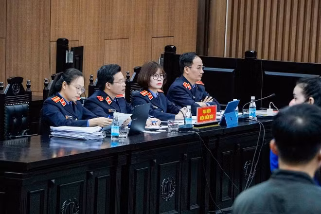 Đại diện Viện Kiểm sát tại phiên xử.
