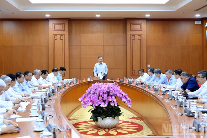 Tổng Bí thư, Chủ tịch nước Tô Lâm chủ trì cuộc làm việc. (Ảnh: ĐĂNG KHOA)
