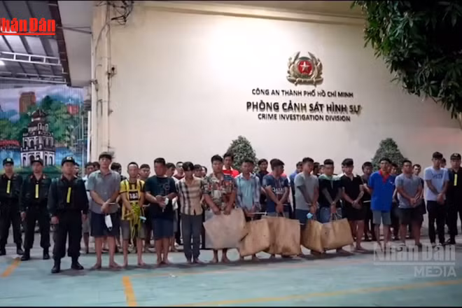 [Video] Triệt phá sòng bạc và trường gà quy mô lớn tại TP Hồ Chí Minh