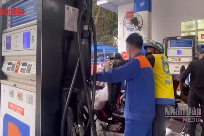 [Video] Người dân, doanh nghiệp chung tay ổn định thị trường xăng dầu