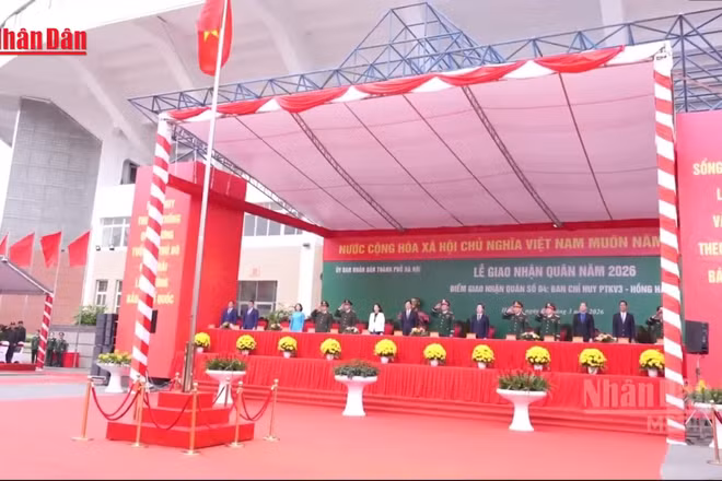 [Video] Hàng vạn thanh niên cả nước hồ hởi trong ngày giao nhận quân 
