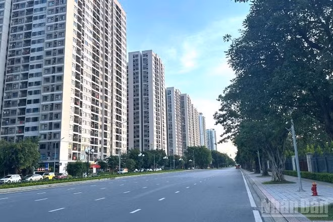 Nửa cuối 2025, dự báo khoảng 11.500 căn hộ sẽ được chào bán tại Hà Nội, tập trung chủ yếu ở phân khúc hạng A và B. (Ảnh: HOÀNG PHƯƠNG)