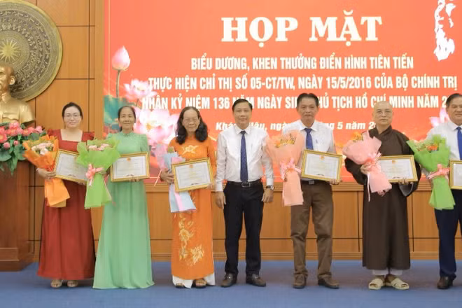 Biểu dương nhiều cá nhân và tập thể với việc làm thiết thực đã vì nhân dân, vì người yếu thế trong tâm thế cần, kiệm, liêm, chính và chí công vô tư theo tư tưởng Hồ Chí Minh.