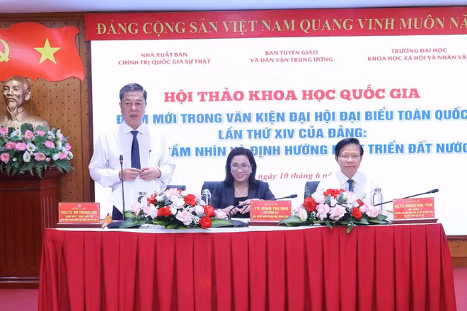 Các đồng chí chủ trì Hội thảo.