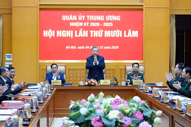Tổng Bí thư Tô Lâm, Bí thư Quân ủy Trung ương, chủ trì Hội nghị Quân ủy Trung ương lần thứ 15. (Ảnh: ĐĂNG KHOA)