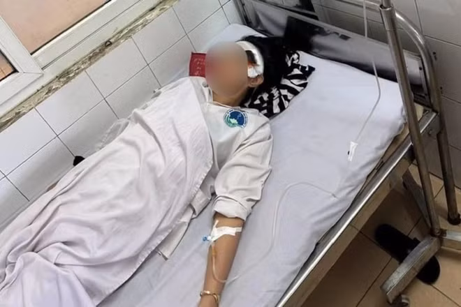 Điều dưỡng trưởng Khoa Thần kinh, Bệnh viện Đa khoa Hải Dương bị một nhóm người hành hung. (Ảnh: MXH)
