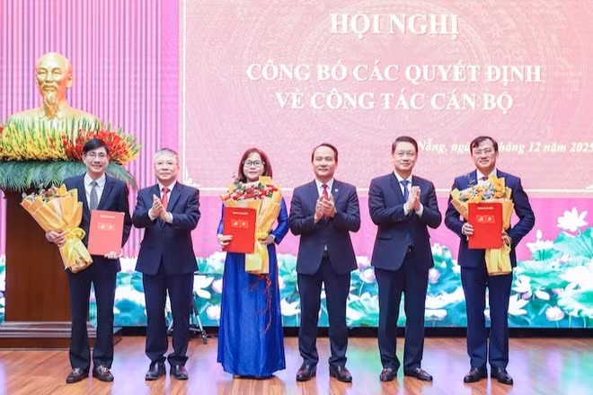 Thành ủy Đà Nẵng phân công, điều động nhiều cán bộ chủ chốt. 