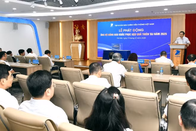 Lễ phát động ủng hộ đồng bào khắc phục hậu quả thiên tai năm 2025.