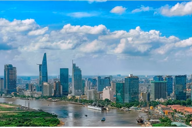 Những công trình chất lượng cao ngày càng trở thành một phần của hạ tầng kinh doanh tại các trung tâm tài chính hiện đại. (Ảnh: QUỲNH TRANG)