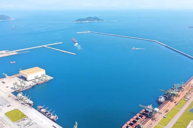 Sáu tháng đầu năm 2026, hệ thống cảng Sơn Dương thực hiện bốc dỡ khoảng 13,7 triệu tấn hàng hóa và nguyên vật liệu…