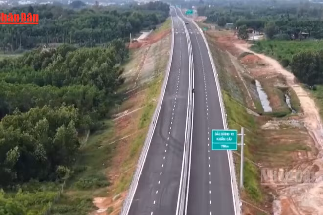 [Video] Dồn lực hoàn thành đoạn cuối cao tốc Quy Nhơn-Chí Thạnh trước ngày 19/5