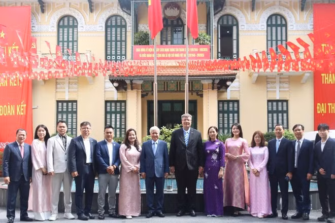 Đoàn đại biểu Hiệp hội Doanh nhân Đầu tư Việt Nam – Hàn Quốc đến thăm và làm việc với Ủy ban Trung ương MTTQ Việt Nam. (Ảnh: TTXVN)