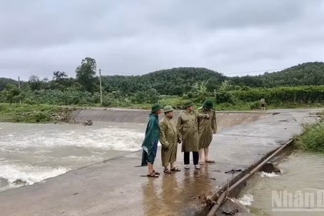 Bộ Nông nghiệp và Môi trường đề nghị các địa phương tăng cường kiểm tra, đánh giá an toàn đập, hồ chứa thủy lợi trước nguy cơ xảy ra mưa lũ cực đoan.