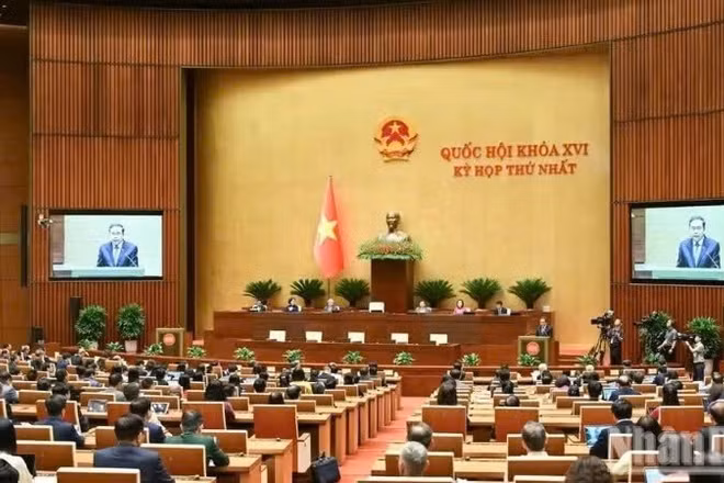 Quang cảnh phiên bế mạc Kỳ họp thứ nhất, Quốc hội khóa XVI. (Ảnh: DUY LINH)