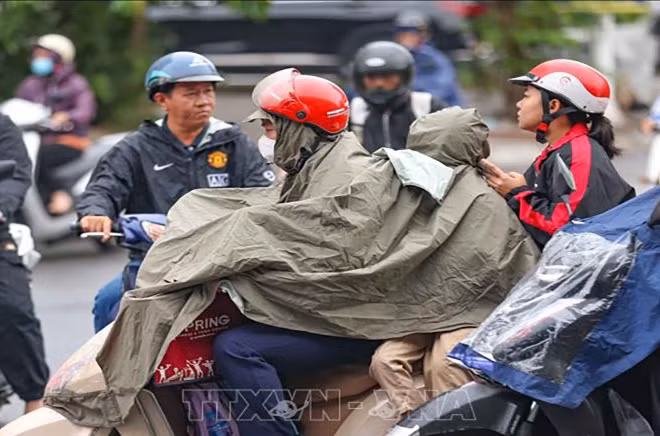 Hà Nội từ ngày mai đêm và sáng trời lạnh. (Ảnh: TTXVN)