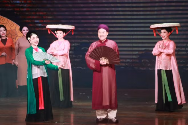 Với sự tham gia của dàn nghệ sĩ nổi tiếng, Nét duyên Hà thành bước đầu chinh phục khán giả.