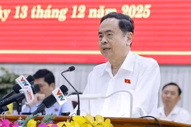 Chủ tịch Quốc hội phát biểu tại cuộc tiếp xúc cử tri. (Ảnh: DOÃN TẤN/TTXVN)