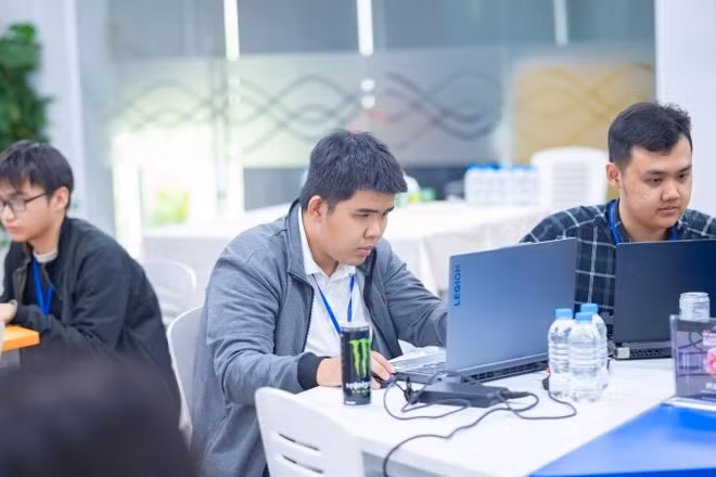 Cuộc thi năm nay được tổ chức theo hình thức trực tuyến với sự tham gia của thí sinh đến từ hơn 40 quốc gia.