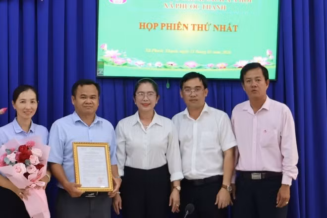 Công bố Quyết định thành lập Ban đại diện Hội đồng Quản trị Ngân hàng Chính sách xã hội xã Phước Thạnh.