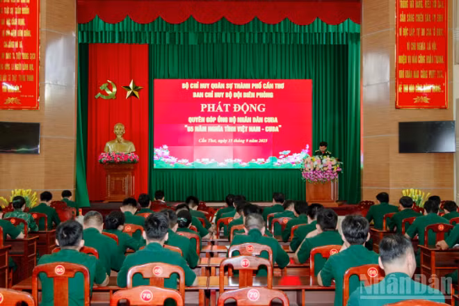 Quang cảnh buổi lễ phát động.