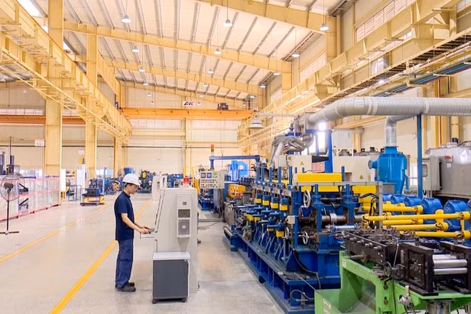 Các giải pháp sử dụng năng lượng tiết kiệm và hiệu quả giúp doanh nghiệp phát triển bền vững.