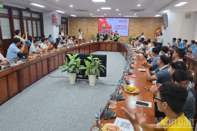 Quang cảnh Lễ công bố.