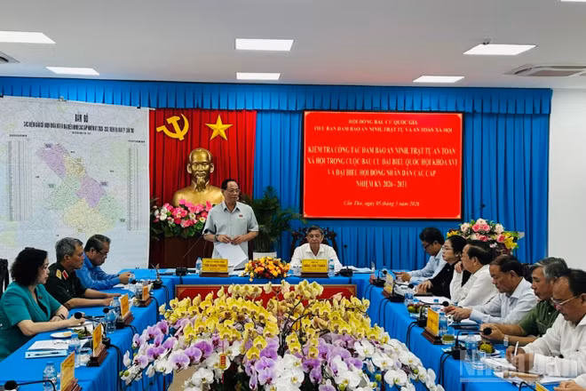 Quang cảnh buổi làm việc.