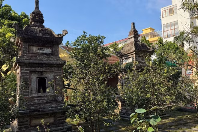 Tháp lưu giữ di vật của Thiền sư Trí Điển ở chùa Bằng, phường Hoàng Liệt, Hà Nội.