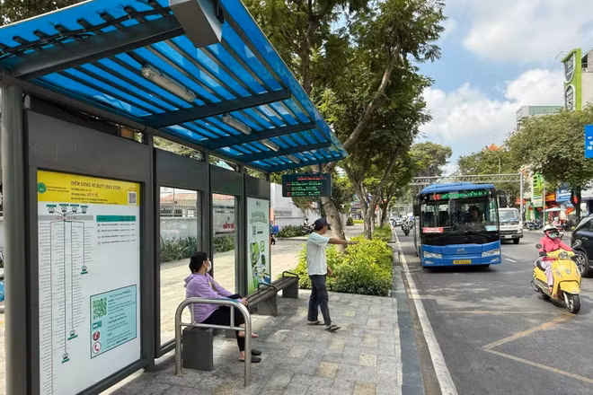 Ngoài miễn phí vé, cần các giải pháp dài hạn để phát triển giao thông bền vững, thu hút thêm nhiều người dân sử dụng.