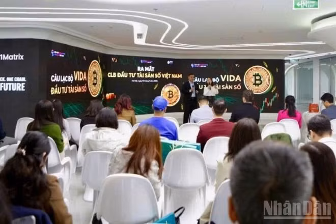Sự kiện thu hút sự tham dự của hơn 100 khách mời, mở ra không gian đối thoại về tri thức, trách nhiệm và tương lai của thị trường tài sản số. (Ảnh: PV)