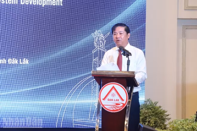 Bí thư Tỉnh ủy Đắk Lắk Lương Nguyễn Minh Triết phát biểu tại hội thảo.