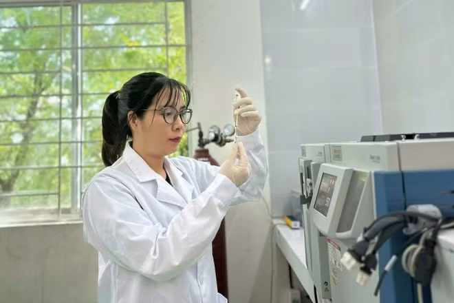 Hoạt động nghiên cứu tại Viện Hàn lâm Khoa học và Công nghệ Việt Nam.