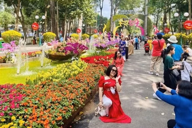 Thủ tướng Chính phủ Phạm Minh Chính chỉ thị tổ chức Tết Nguyên đán Bính Ngọ năm 2026 vui tươi, lành mạnh, an toàn, tiết kiệm.
