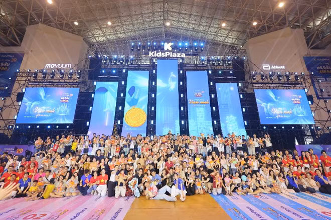 Festival “Mẹ bầu và Em bé 2025” với nhiều hoạt động phong phú và sự tham gia hào hứng của các gia đình.