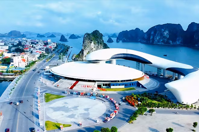 Mô hình đô thị hiện đại gắn với bảo vệ môi trường biển tại Hạ Long, Quảng Ninh (Ảnh: MÔI TRƯỜNG)