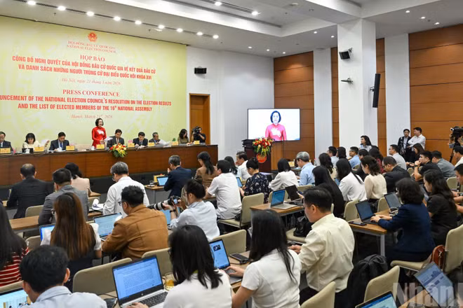 Quang cảnh họp báo công bố Nghị quyết của Hội đồng Bầu cử quốc gia về kết quả bầu cử và danh sách những người trúng cử đại biểu Quốc hội khóa XVI, ngày 21/3/2026. (Ảnh: DUY LINH)