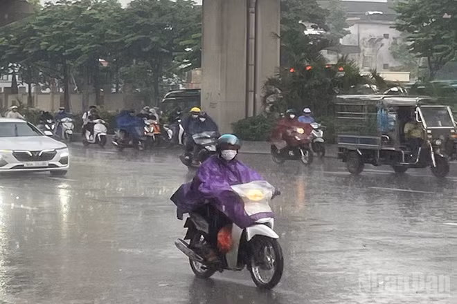 Dự báo khu vực Hà Nội có lúc có mưa rào và dông. (Ảnh minh họa: Đ.T)