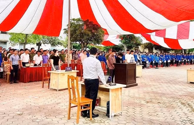 “Phiên tòa giả định” một trong những cách làm sáng tạo, mang lại hiệu quả cao trong tuyên truyền pháp luật thuộc mô hình “Giáo dục ý thức chấp hành pháp luật và kỹ năng sống trong các trường học”.
