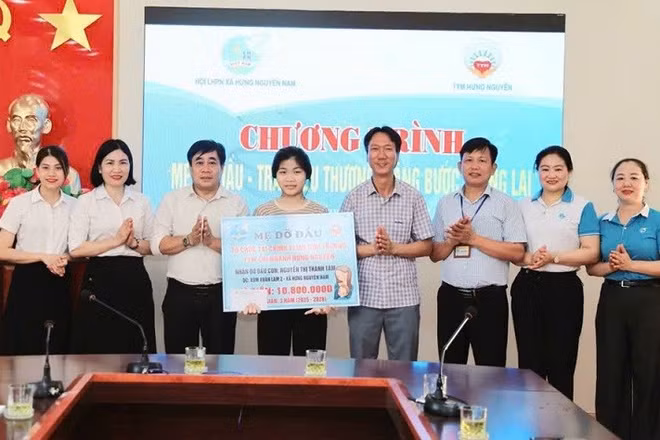 Em Nguyễn Thị Thanh Tâm được Tổ chức Tài chính vi mô Tình thương - Chi nhánh Hưng Nguyên nhận đỡ đầu trong vòng 3 năm.