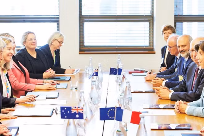 Giới chức Pháp và Australia trao đổi về quan hệ hai nước.