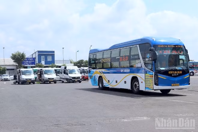Xe vận chuyển hành khách, một trong những phân khúc ngành nghề chịu tác động của giá cả nhiên liệu tăng tại Cà Mau.
