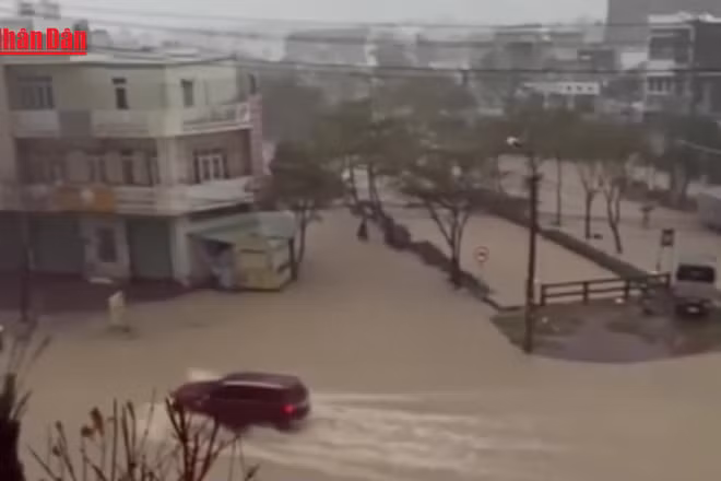 [Video] Hàng nghìn hộ dân tại Gia Lai bị nhấn chìm trong mưa lũ